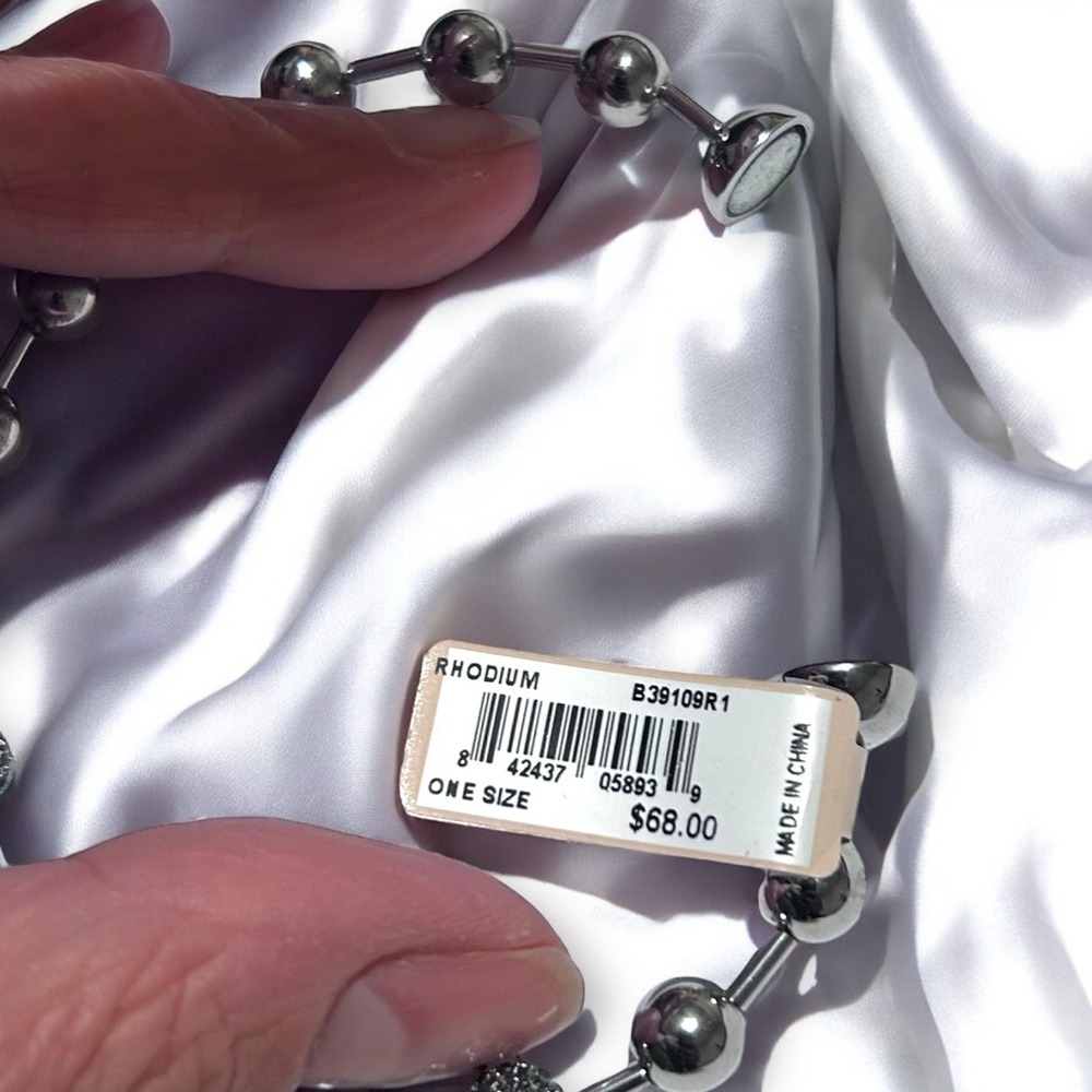Gorgeous Rebecca Minkoff Silver Bracelet Rhodium Magnet New - Picture 3 of 4